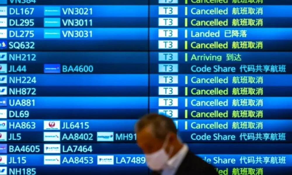 Μετάλλαξη «Omicron»: Πάνω από 2.100 πτήσεις ακυρώθηκαν σήμερα σε όλο τον κόσμο